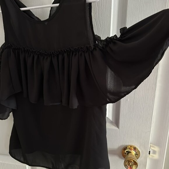 Black top - Picture 2 of 3